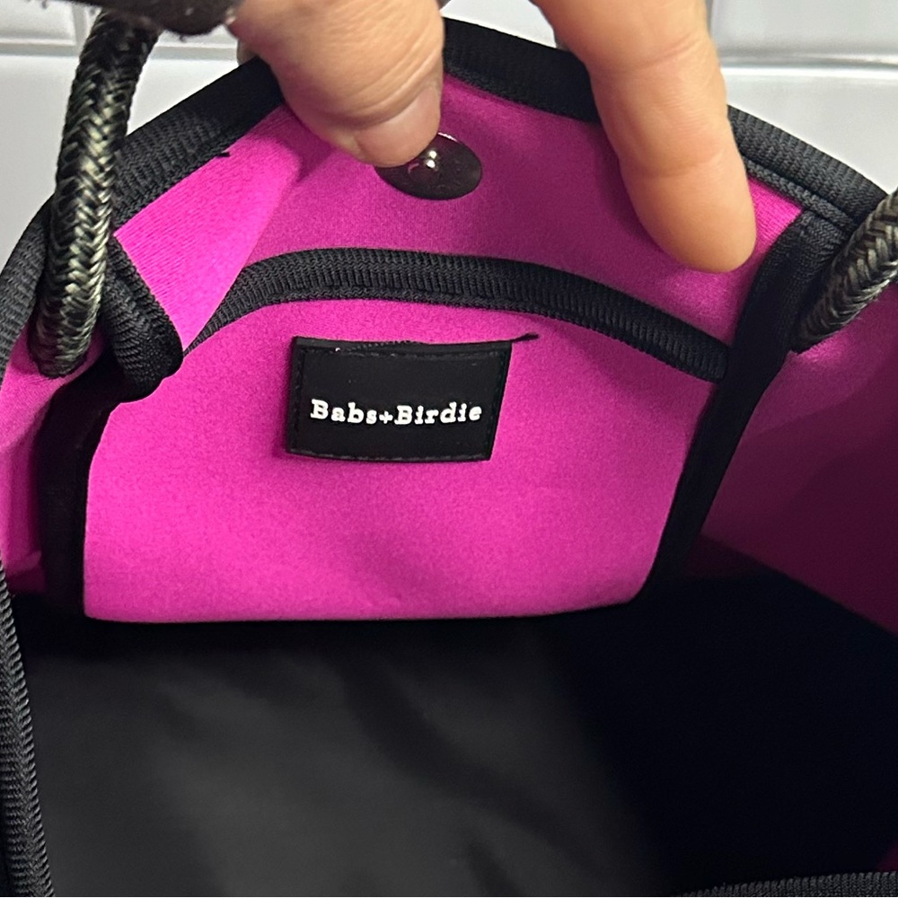 The Aniella Neoprene Tote - Green Camo with Gold Bee